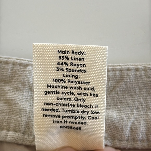 Open Edit Linen Pleated Shorts Size 2 - Picture 5 of 10